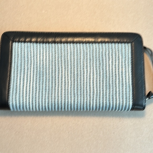 Diesel wallet NWOT - Picture 2 of 4